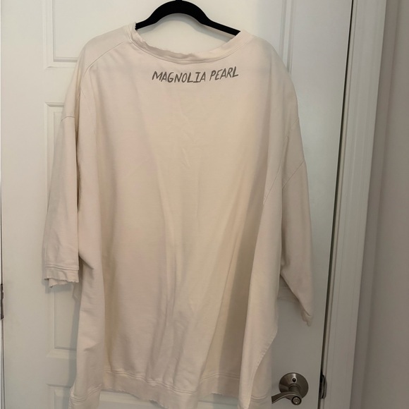 Magnolia Pearl Cream Eye Graphic High Low Sweatshirt - Picture 2 of 2